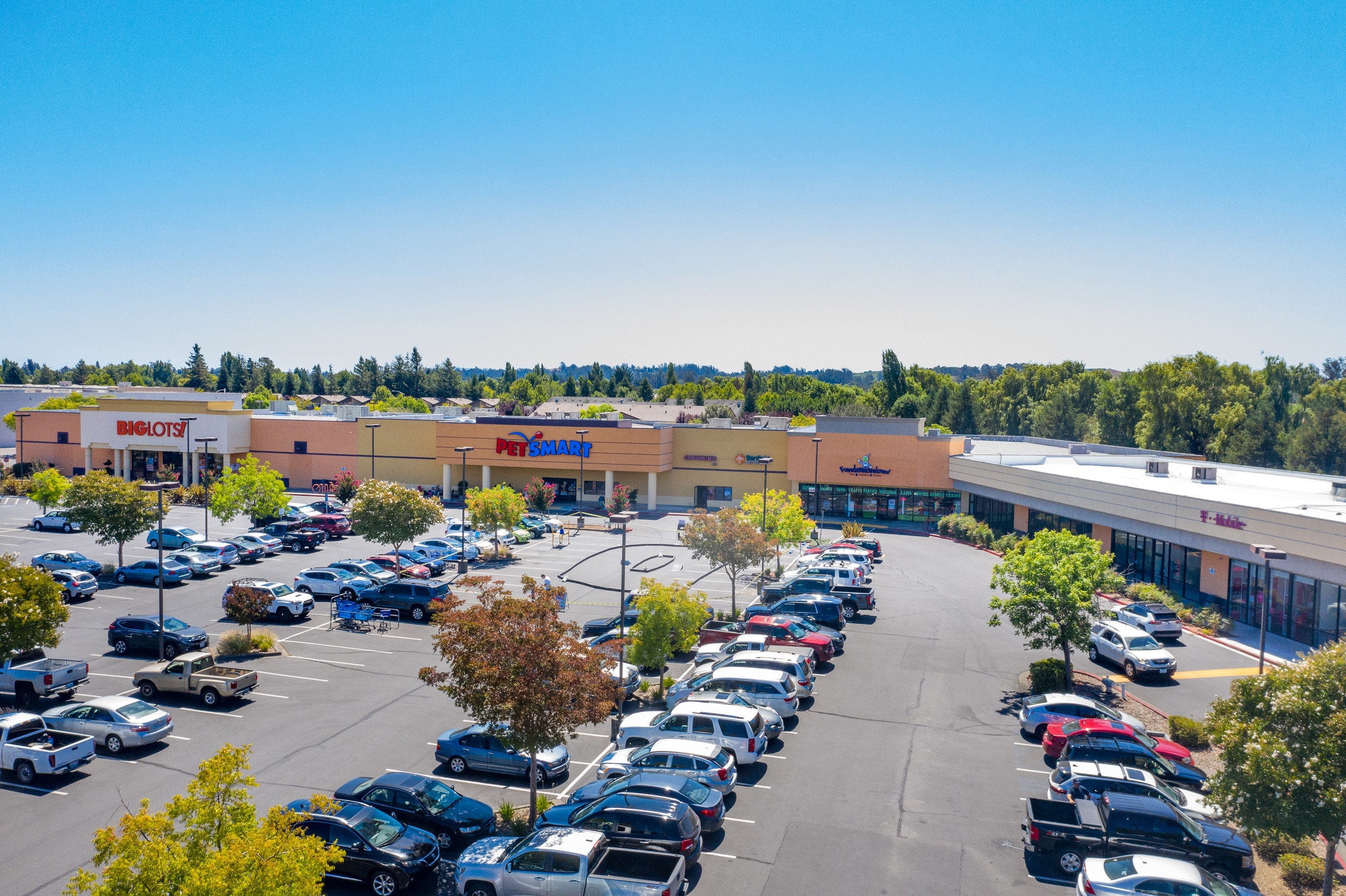 575-605 Rohnert Park Expy W, Rohnert Park, CA for lease Building Photo- Image 1 of 11