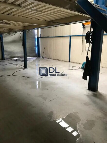 Industrial in Sainte-Geneviève-des-Bois for lease - Interior Photo - Image 2 of 3