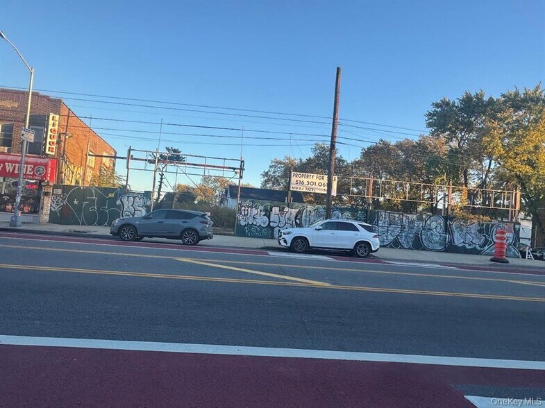 21432 Hillside Ave, Queens Village, NY à vendre - Photo du bâtiment - Image 3 de 3
