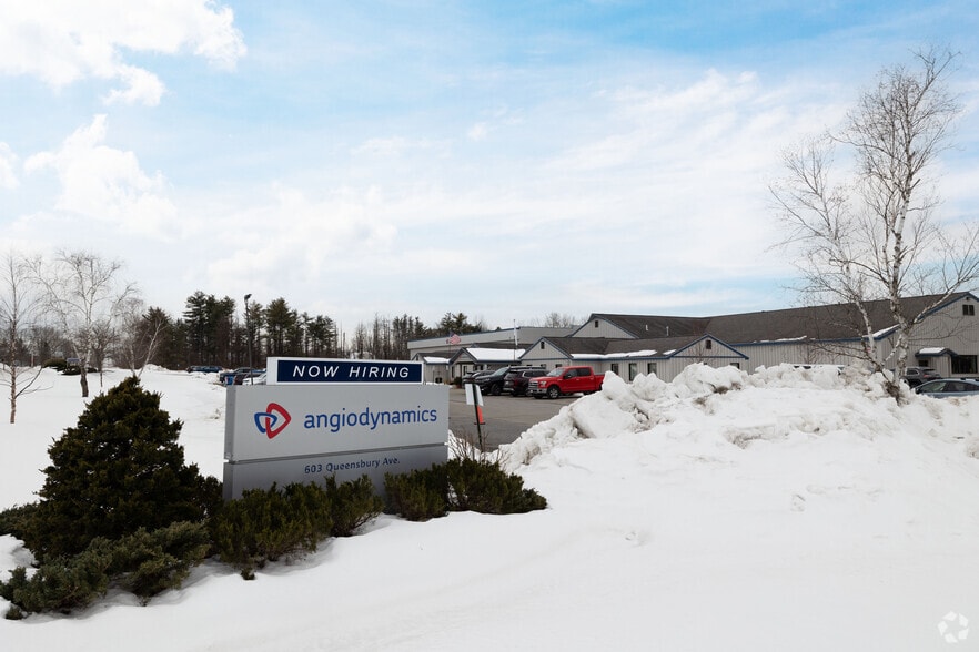 603 Queensbury Ave, Queensbury, NY for sale - Primary Photo - Image 1 of 26