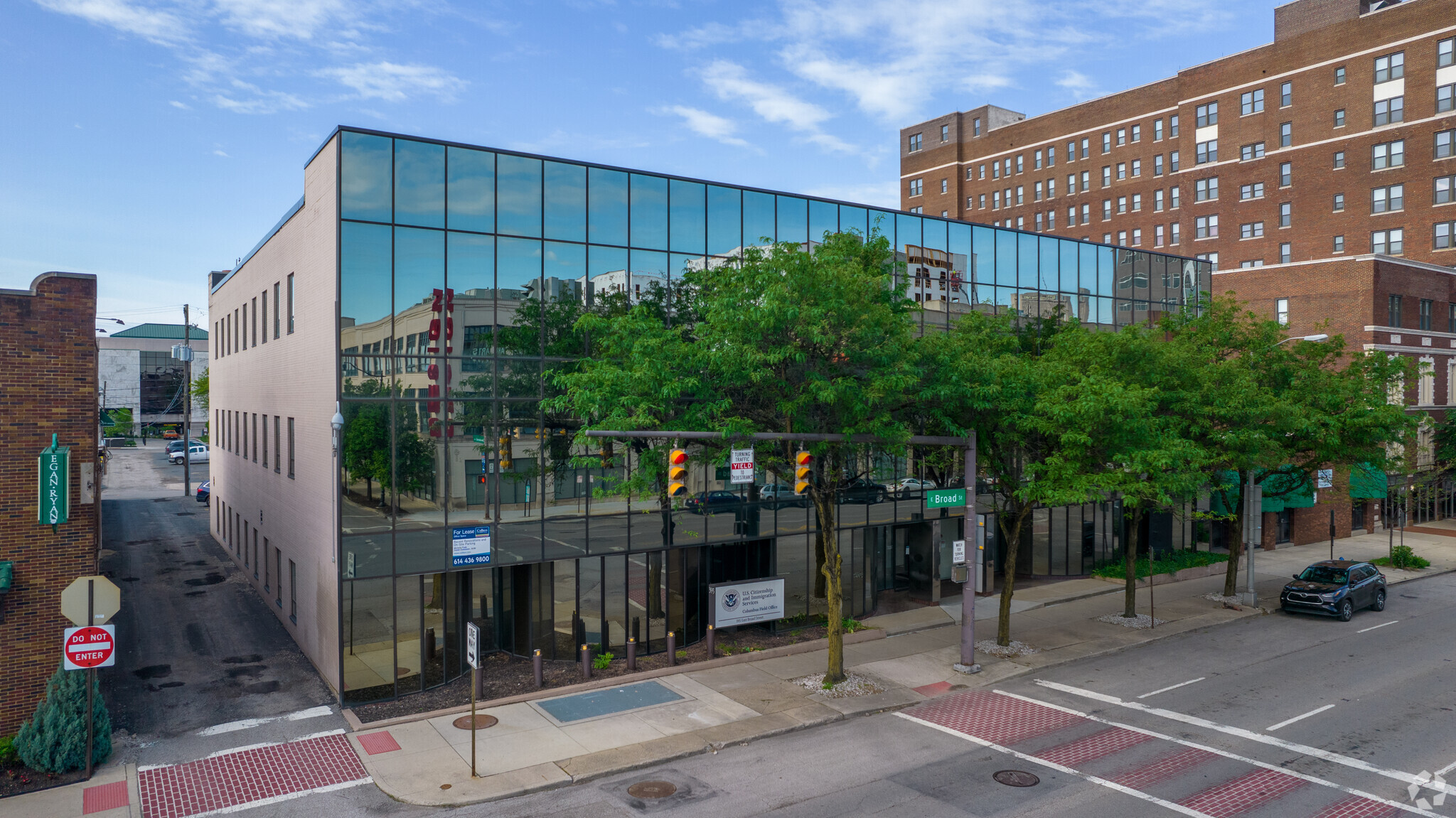 395 E Broad St, Columbus, OH for lease Primary Photo- Image 1 of 9