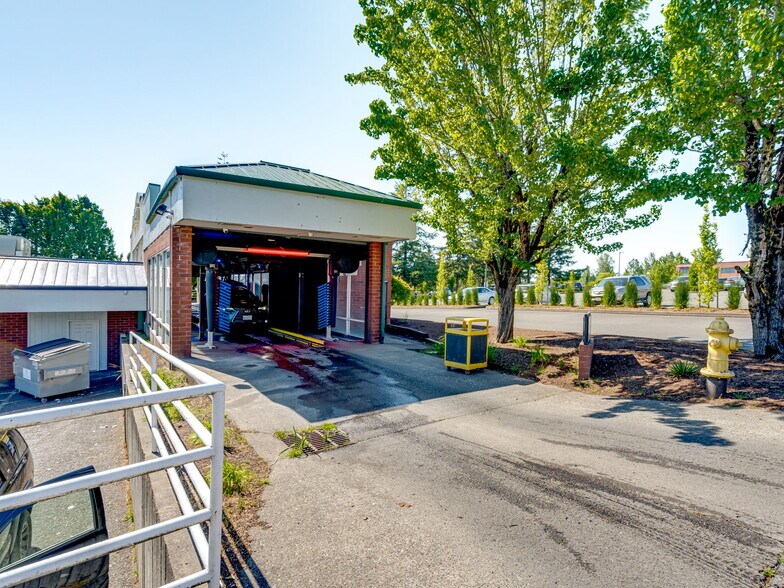 10189 SE Sunnyside Rd, Clackamas, OR à vendre - Photo du bâtiment - Image 3 de 29