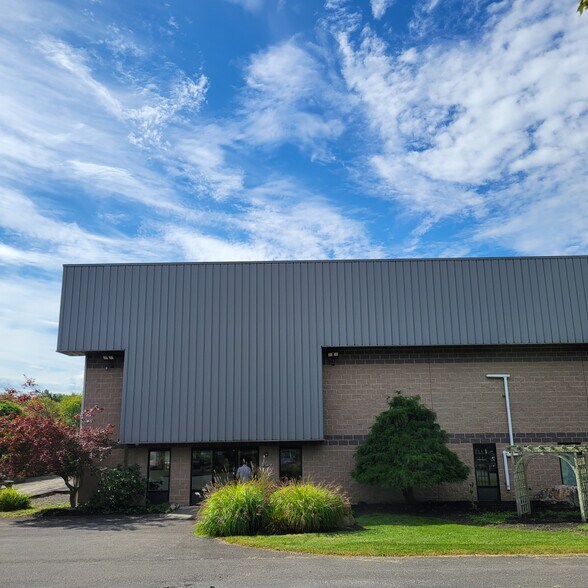 47 Steves Ln, Gardiner, NY à vendre - Photo du bâtiment - Image 3 de 39