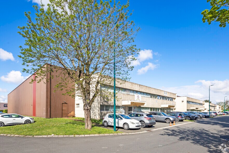 4 Avenue D'Alsace Lorraine, Saint-Ouen-l'Aumône for lease - Primary Photo - Image 1 of 2