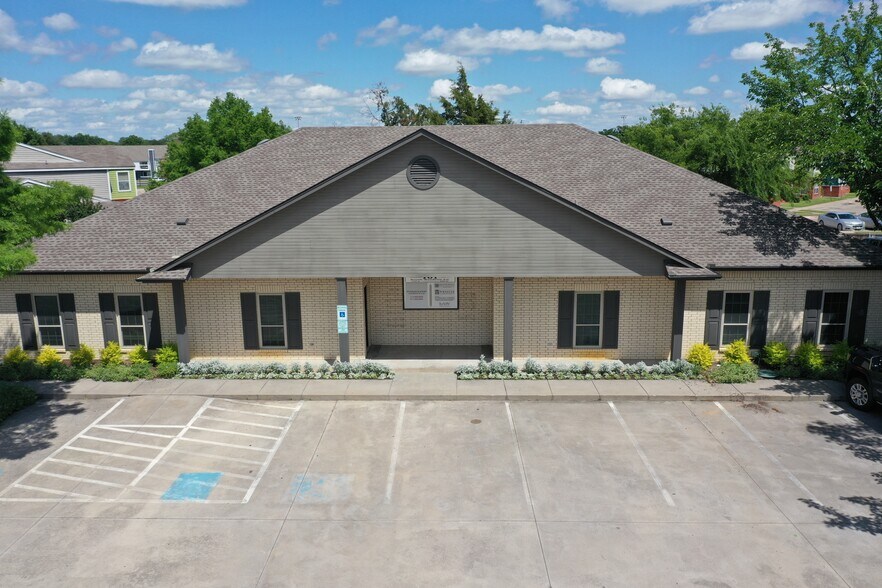 101 S Woodrow Ln, Denton, TX for sale - Building Photo - Image 1 of 1