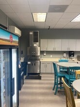 1720 Lakepointe Dr, Lewisville, TX à louer Photo intérieure- Image 2 de 7