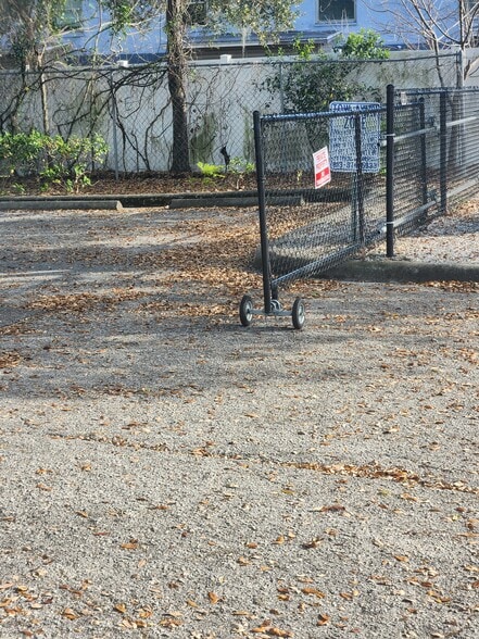 8751 N 30th St, Tampa, FL for lease - Building Photo - Image 3 of 19