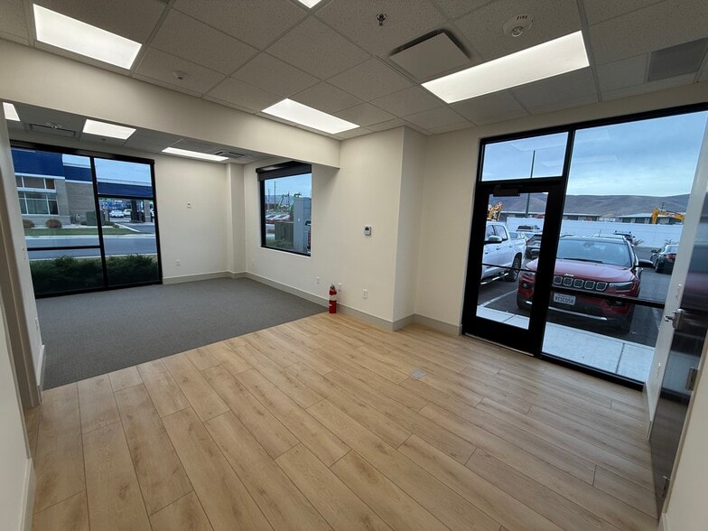 321 W 1300 S, Heber City, UT à louer - Photo du bâtiment - Image 2 de 7