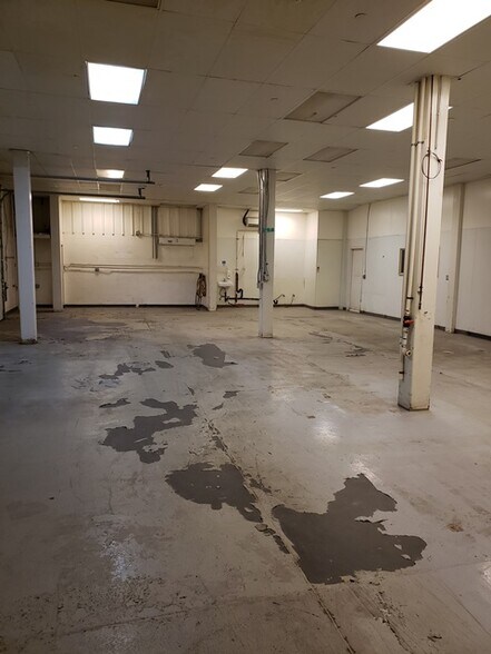 3528 W 500 S, Salt Lake City, UT for lease - Interior Photo - Image 3 of 13