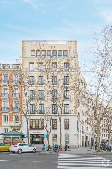 Bureau dans Madrid, Madrid à louer - Photo du bâtiment - Image 2 de 2