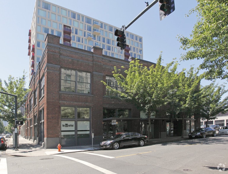 904-916 NW Hoyt St, Portland, OR for lease - Building Photo - Image 2 of 10
