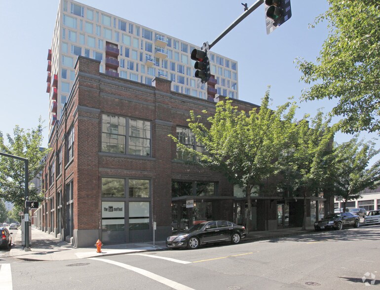 904-916 NW Hoyt St, Portland, OR à louer - Photo du bâtiment - Image 2 de 10