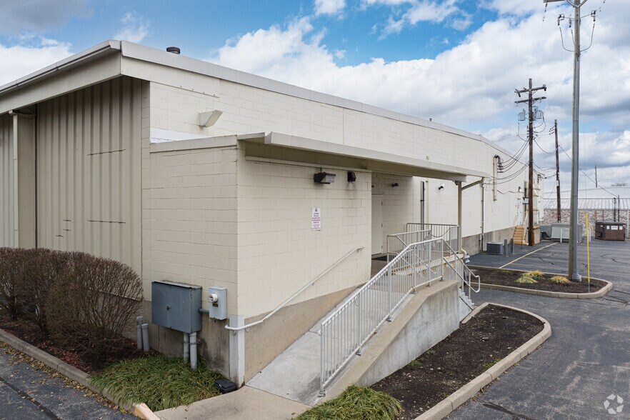 4222 Grand Ave, Middletown, OH à vendre - Photo du bâtiment - Image 3 de 5