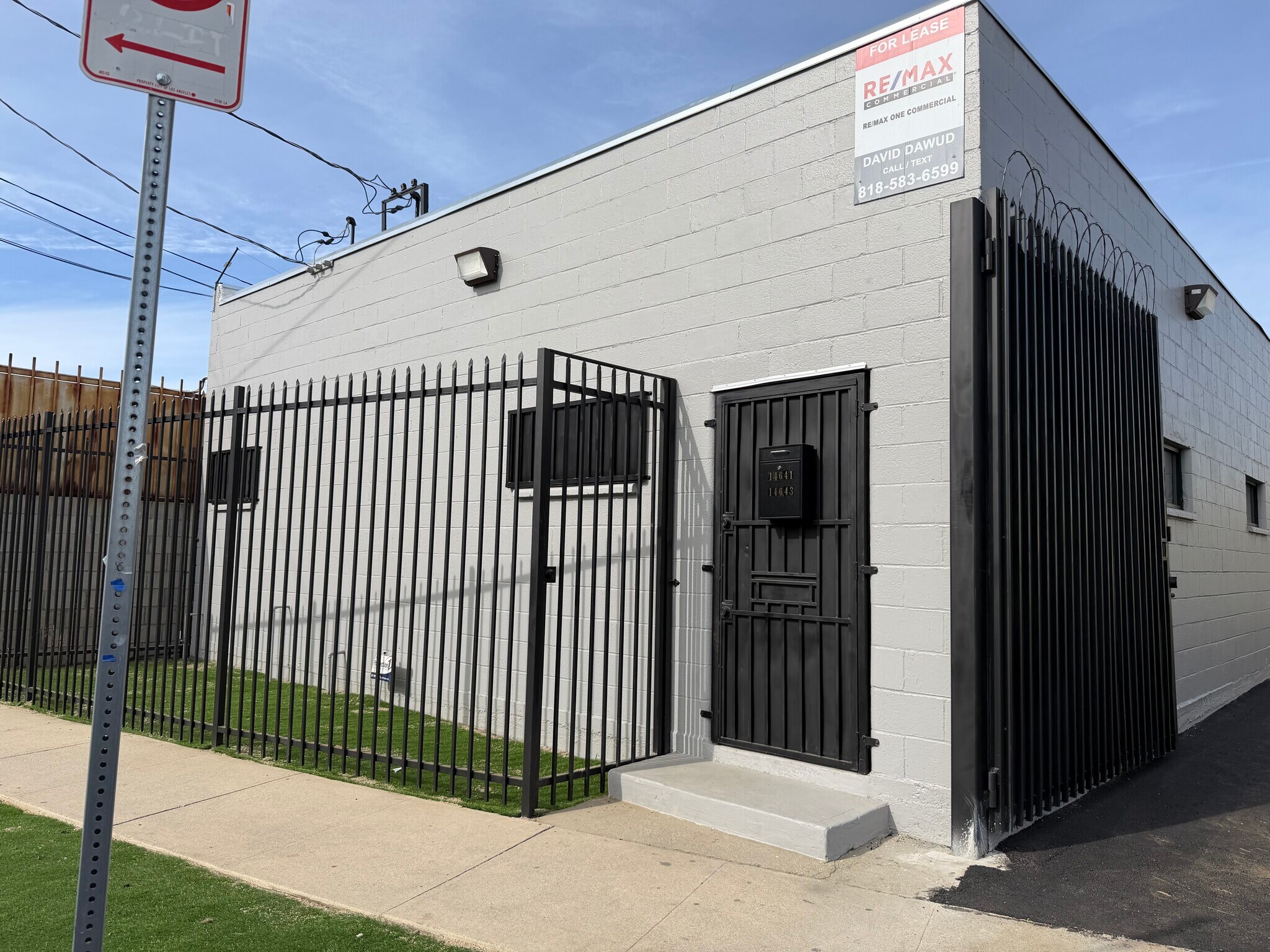14641-14643 Lull St, Van Nuys, CA à louer Photo principale- Image 1 de 23