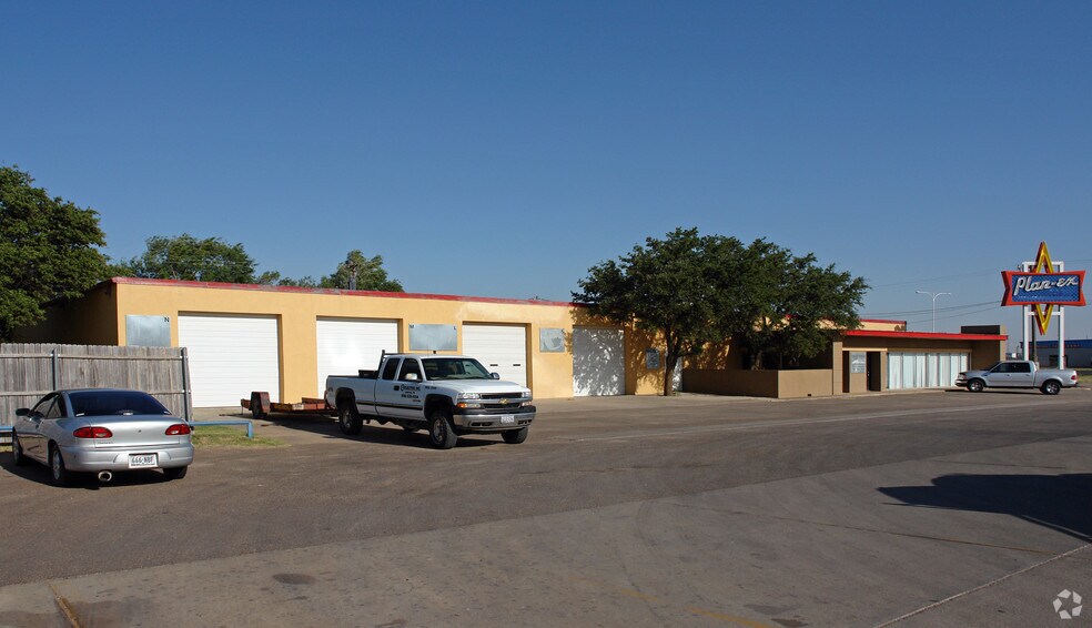1120 E Slaton Hwy, Lubbock, TX à louer - Photo du bâtiment - Image 2 de 16