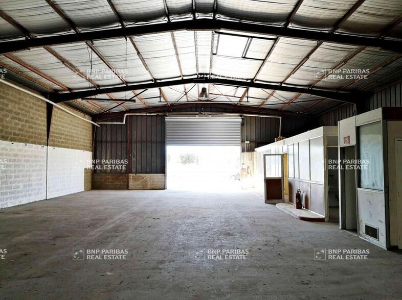 Office in Vitrolles for lease - Interior Photo - Image 3 of 8