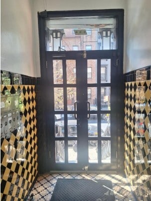 159 E 107th St, New York, NY for sale - Interior Photo - Image 2 of 6