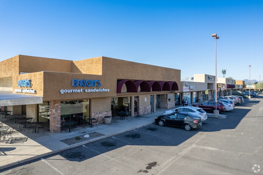3175 N Campbell Ave, Tucson, AZ à louer - Photo du bâtiment - Image 3 de 5