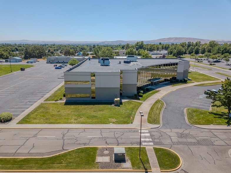 2425 Stevens Center Pl, Richland, WA à louer - Photo du bâtiment - Image 2 de 33