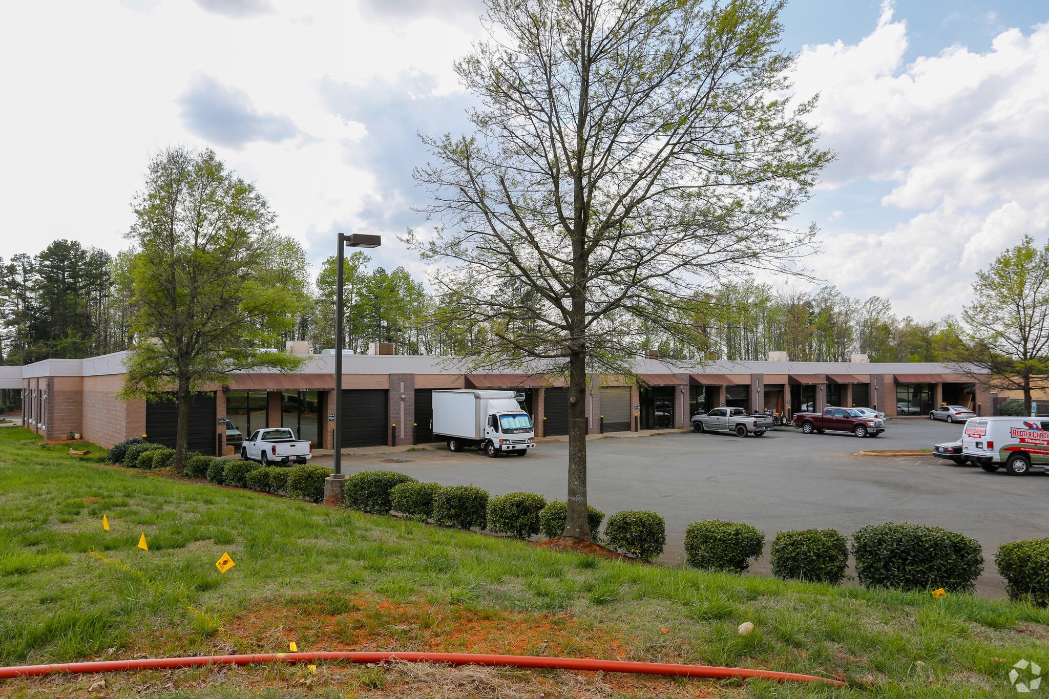 10015 Metromont Industrial Blvd, Charlotte, NC for lease Primary Photo- Image 1 of 4