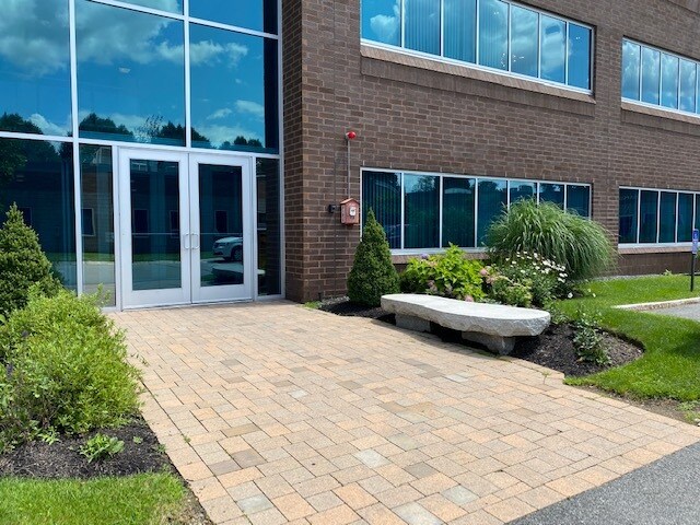 107 Audubon Rd, Wakefield, MA à louer - Photo du bâtiment - Image 3 de 18