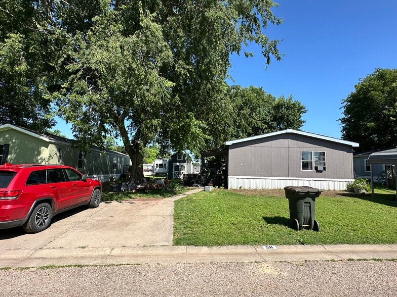 620 Country Club Rd, Pratt, KS for sale - Building Photo - Image 3 of 10