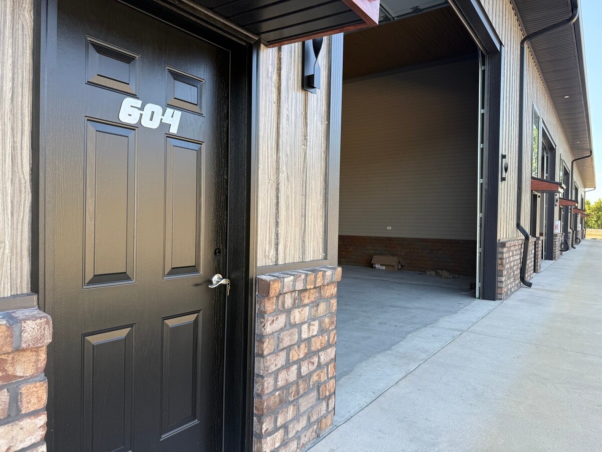 144 McCrary Rd, Mooresville, NC 28117 - Unit 604 - - Interior Photo - Image 1 of 3