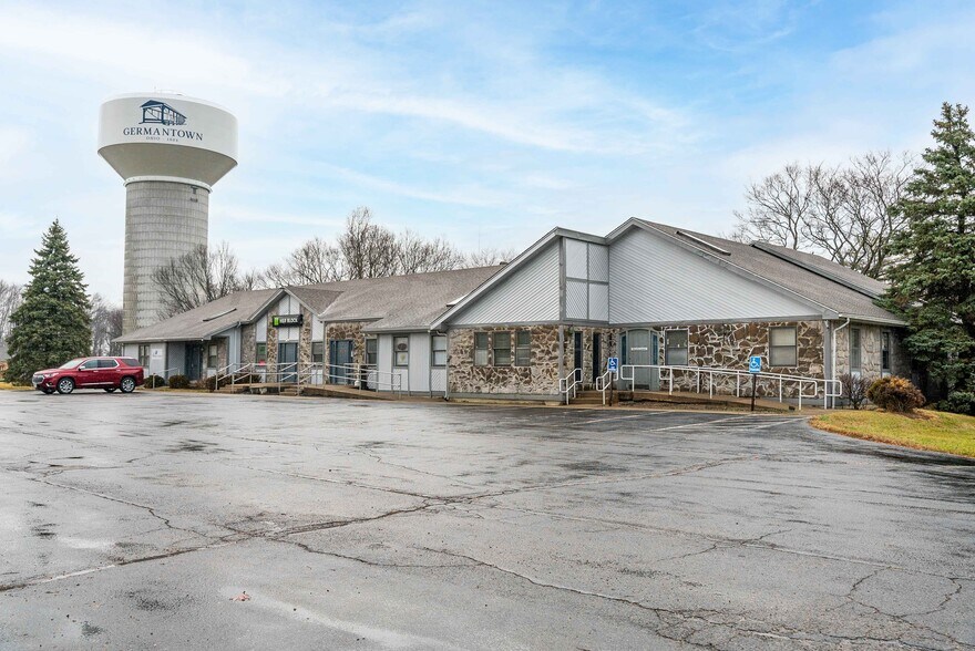 1864-1870 Dayton Germantown Pike, Germantown, OH à vendre - Photo du bâtiment - Image 2 de 37