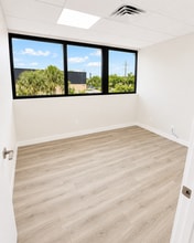675 W Indiantown Rd, Jupiter, FL for lease Interior Photo- Image 2 of 5