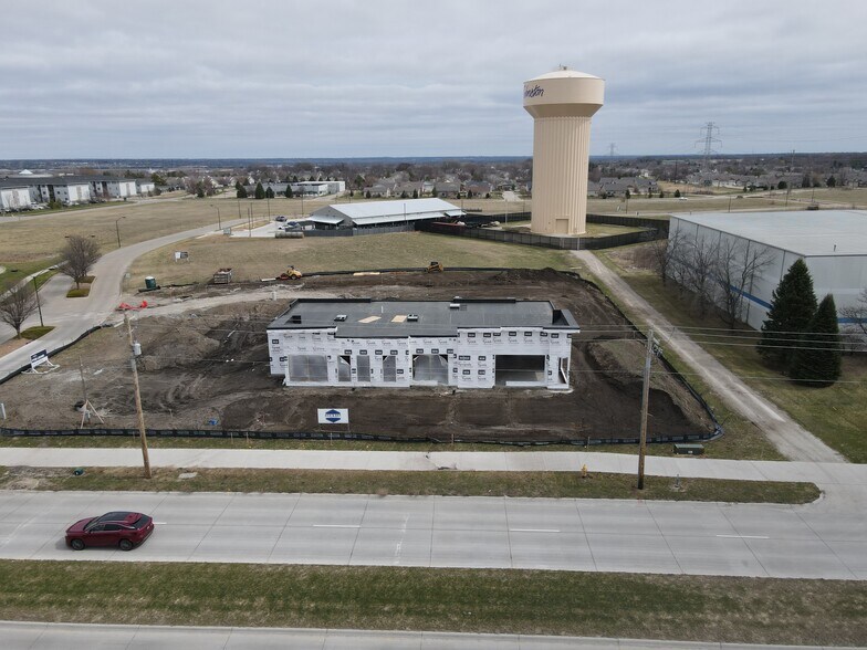 5780 West Parkway, Johnston, IA à louer - Photo du bâtiment - Image 3 de 6