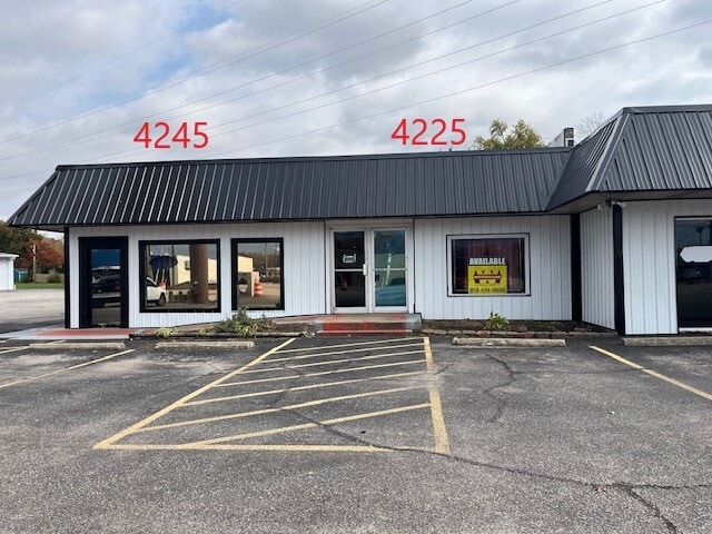 4219-4225 N First Ave, Evansville, IN for lease Interior Photo- Image 1 of 1