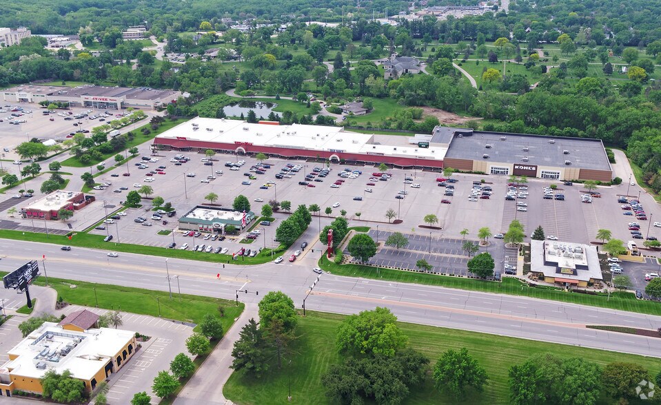 303 Collins Rd NE, Cedar Rapids, IA à louer - Aérien - Image 2 de 2