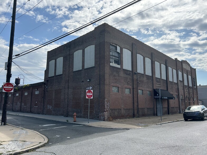 2221 E Clearfield St, Philadelphia, PA for lease - Building Photo - Image 3 of 17