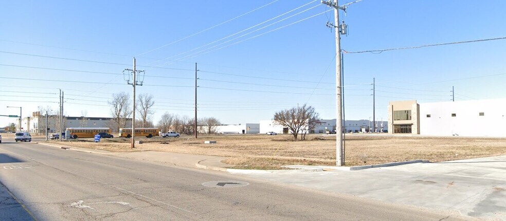 6050 S 129th East Ave, Tulsa, OK à vendre - Photo du bâtiment - Image 2 de 4