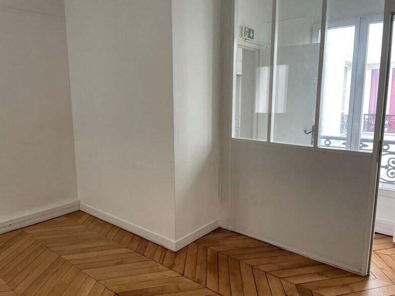 23 Rue De Choiseul, Paris à louer - Photo du bâtiment - Image 3 de 6