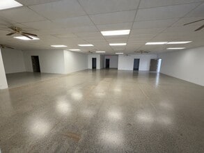 2401-2521 Washington Ave, Evansville, IN for lease Interior Photo- Image 2 of 6