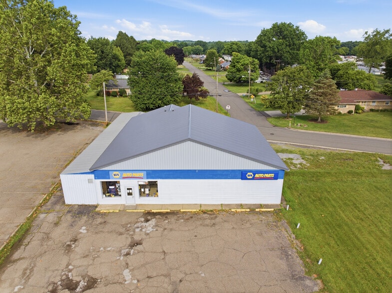 701 Main St N, Navarre, OH for sale - Building Photo - Image 2 of 8