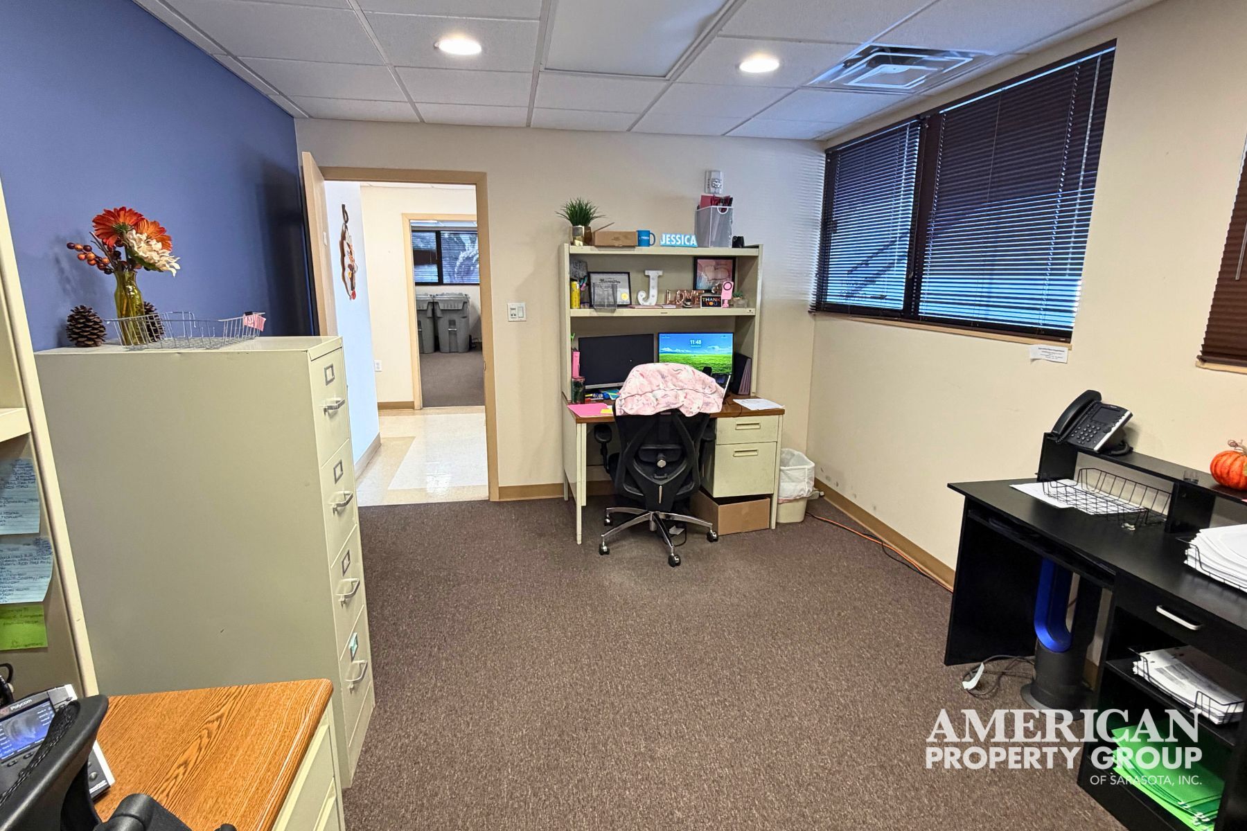 1945 Versailles St, Sarasota, FL for lease Interior Photo- Image 1 of 14