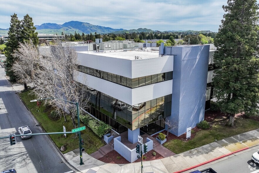 2890 N Main St, Walnut Creek, CA à louer - Photo du bâtiment - Image 3 de 4