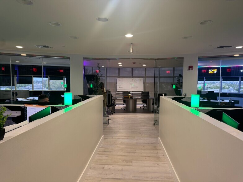 9600 NW 25th St, Miami, FL à vendre - Photo du bâtiment - Image 3 de 13