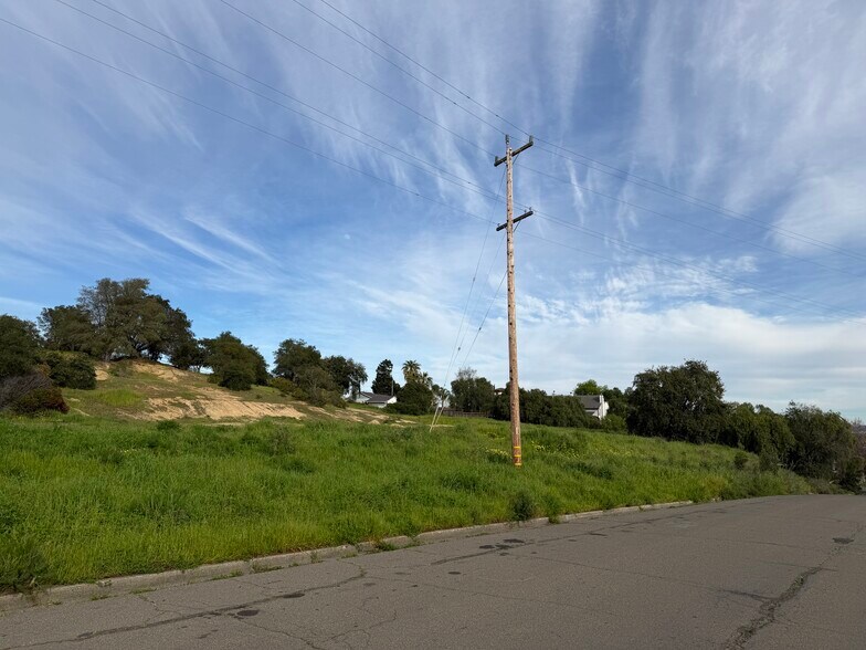 625 E H St, Benicia, CA à vendre - Photo du bâtiment - Image 3 de 21