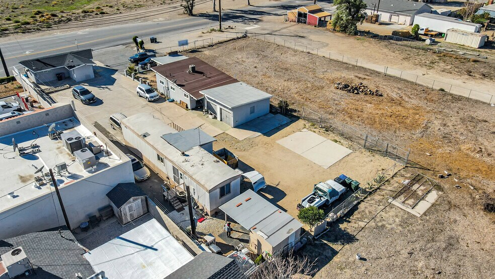16072 Arrow, Fontana, CA à vendre - Photo du bâtiment - Image 2 de 33