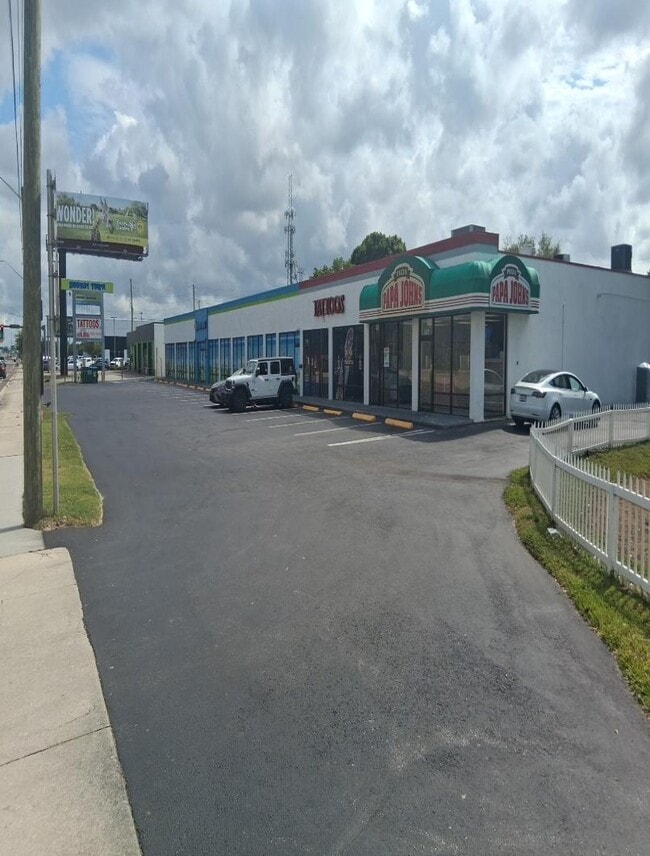 Plus de détails pour 18350-18378 US Highway 19 N, Clearwater, FL - Commerce de détail à vendre