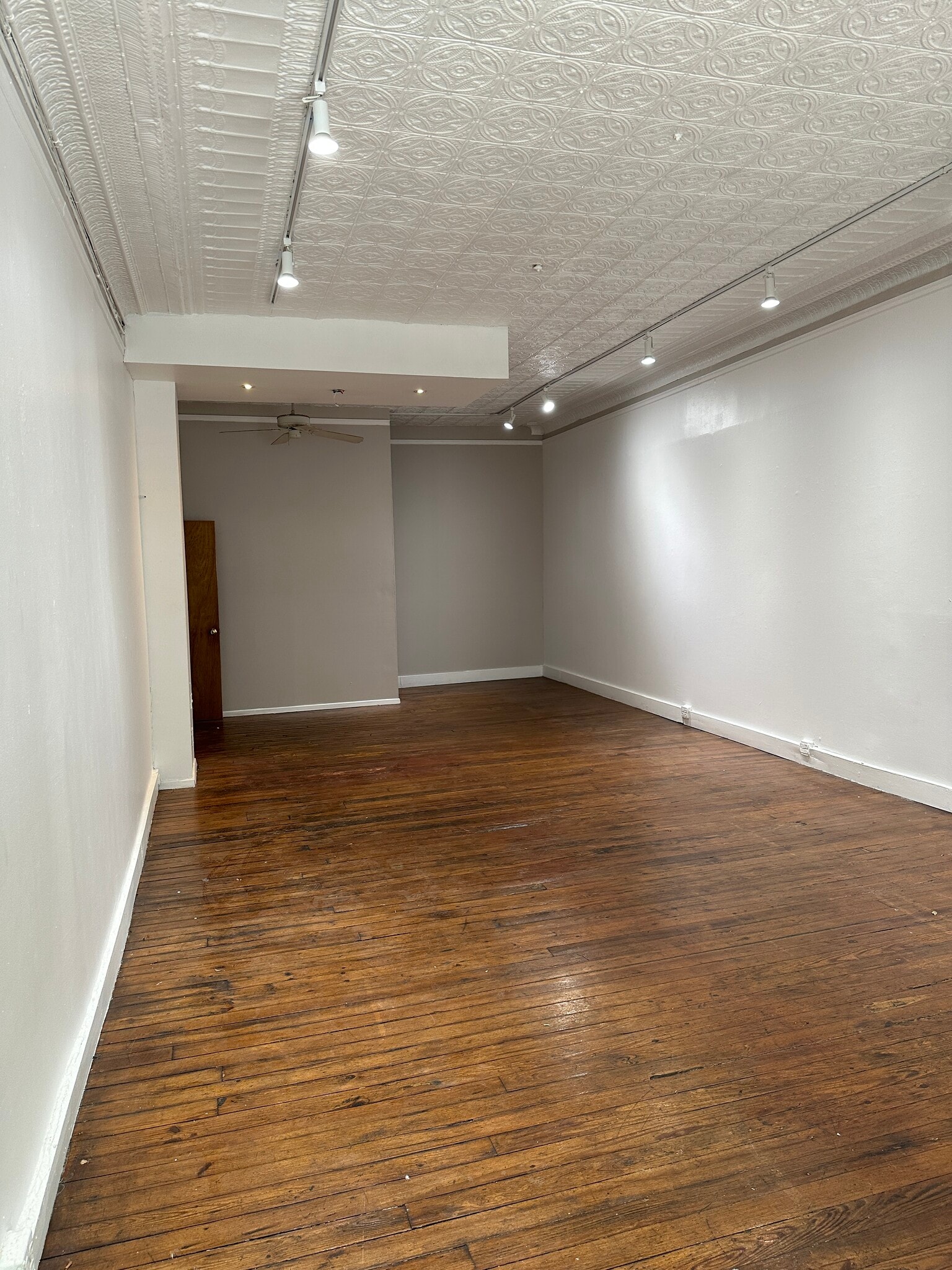413 W 50th St, New York, NY for lease Primary Photo- Image 1 of 8