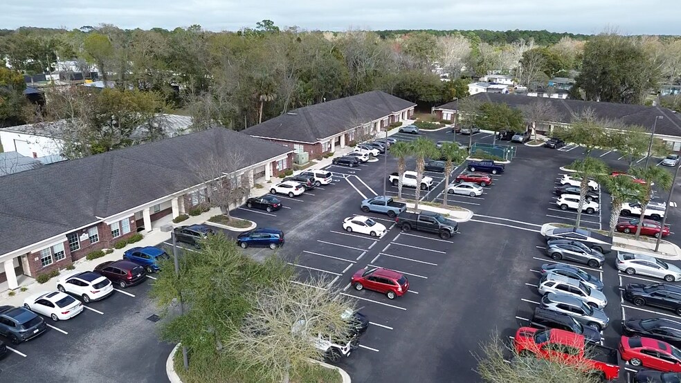 13453 N Main St, Jacksonville, FL à louer - Photo du bâtiment - Image 3 de 7