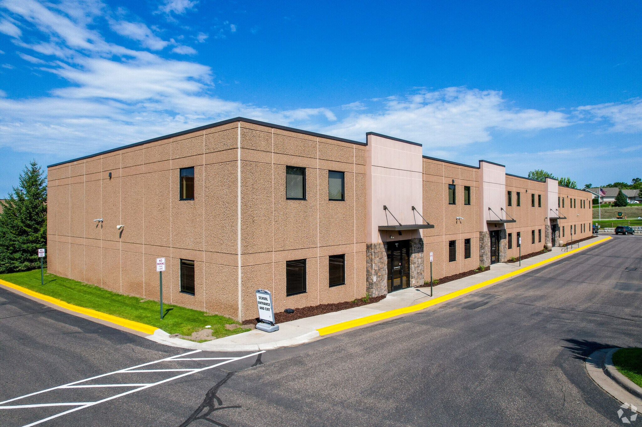 11044 Industrial Cir NW, Elk River, MN à vendre Photo du bâtiment- Image 1 de 1