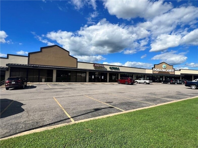 1229 E Market St, Clarksville, AR for lease - Building Photo - Image 2 of 3