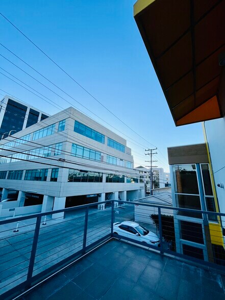 1347 19th St, Santa Monica, CA à louer - Photo du bâtiment - Image 2 de 7