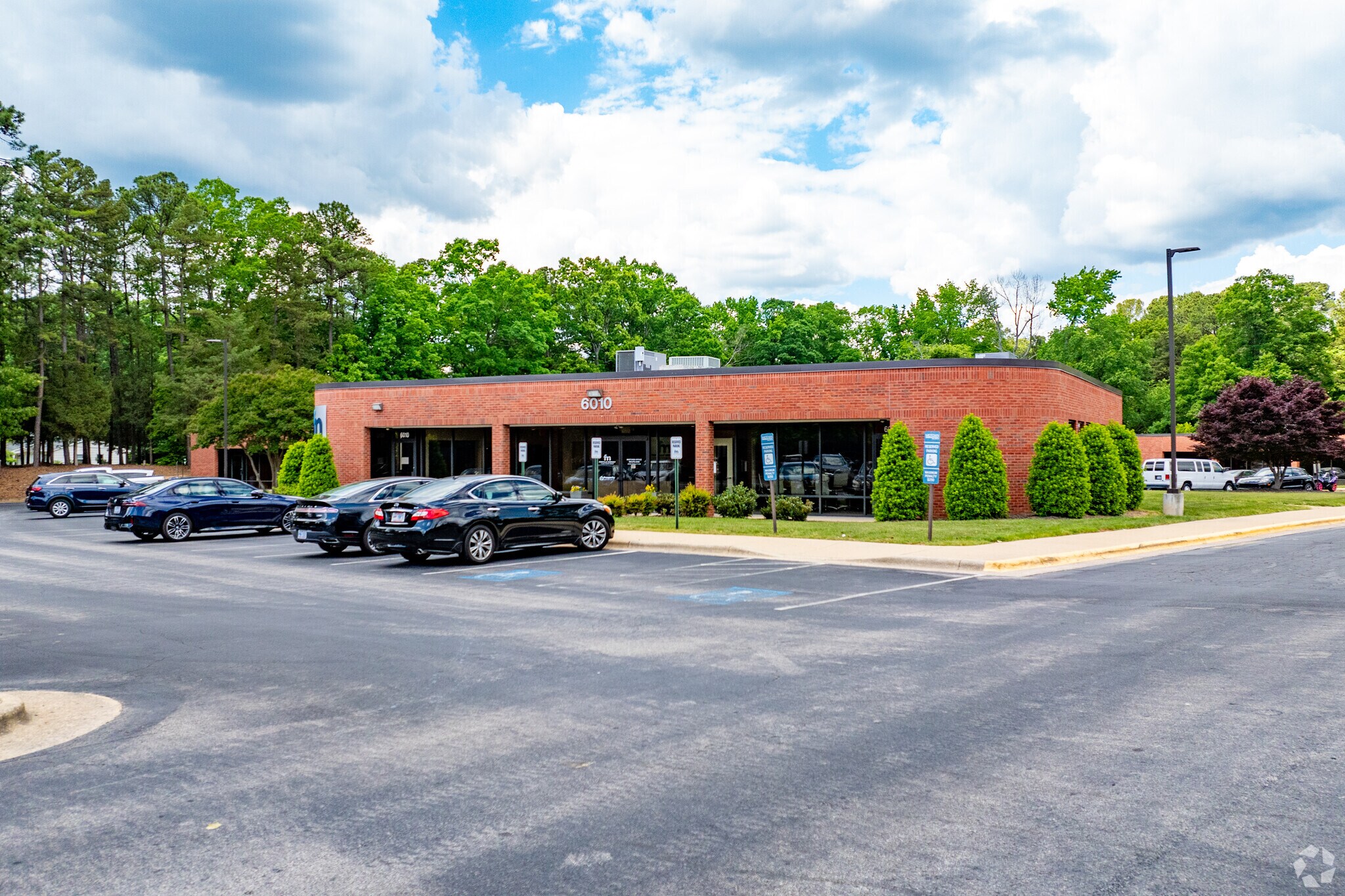 6010-6036 Six Forks Rd, Raleigh, NC for sale Primary Photo- Image 1 of 9