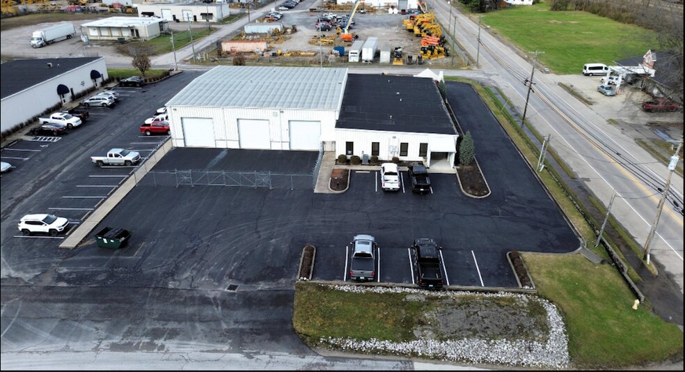 2400 S Main St, Corbin, KY à vendre - Photo du bâtiment - Image 3 de 69